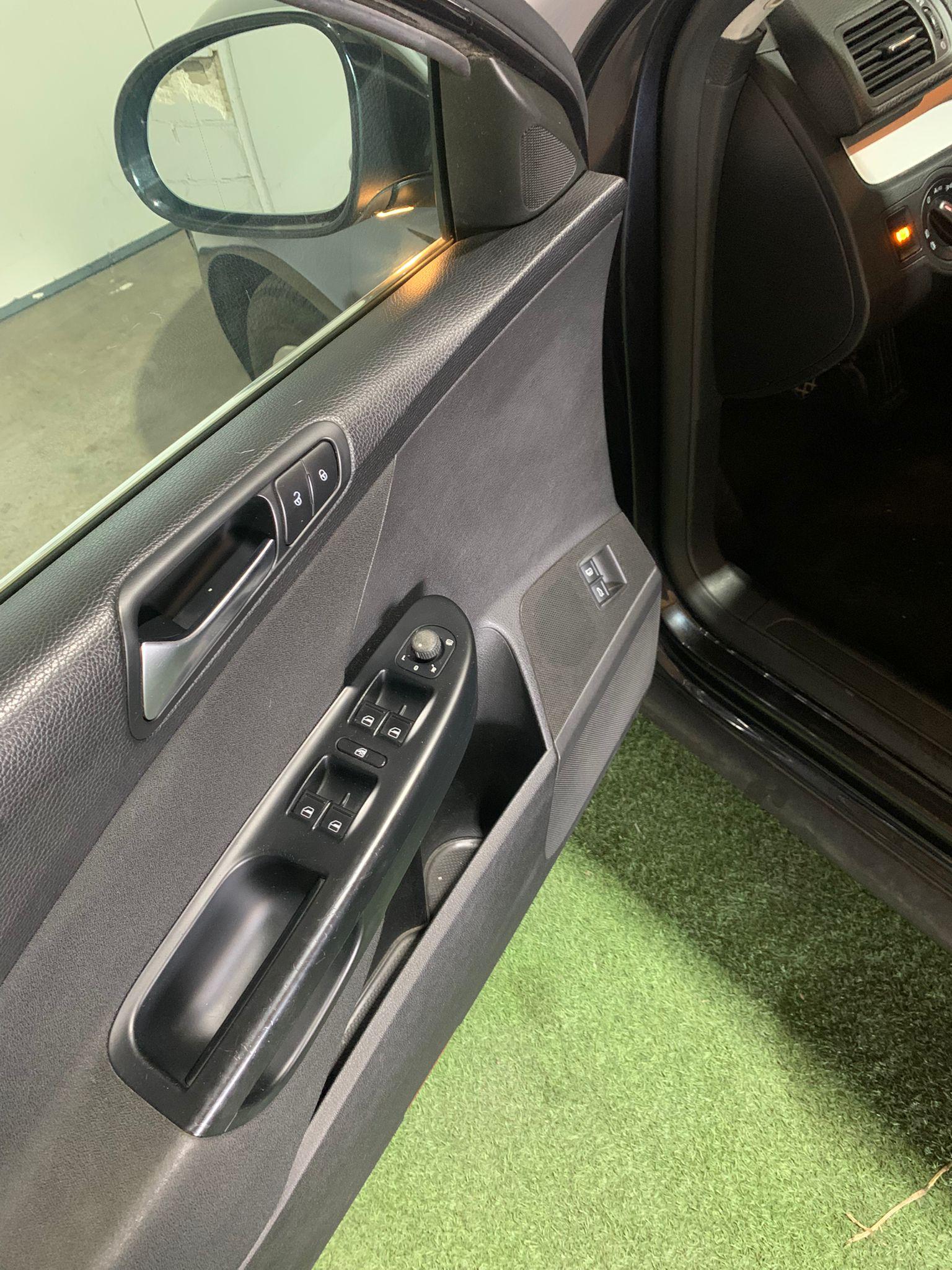 VOLKSWAGEN V. PASSAT 1.6 / 105CV - Imagen 10