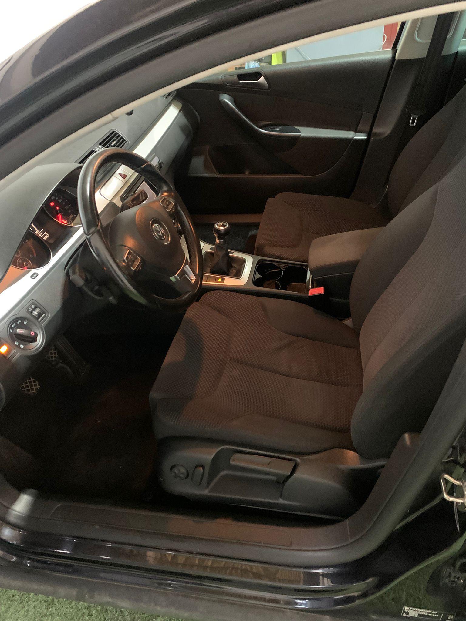 VOLKSWAGEN V. PASSAT 1.6 / 105CV - Imagen 11